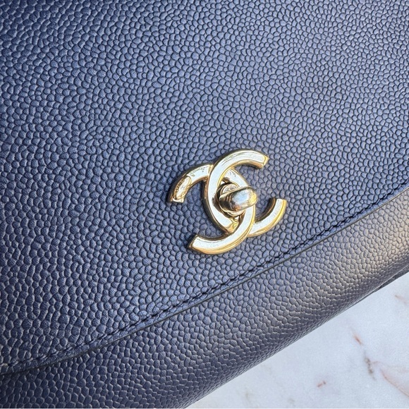 Chanel Calfskin & Caviar Daily Round Tote - Picture 5 of 15